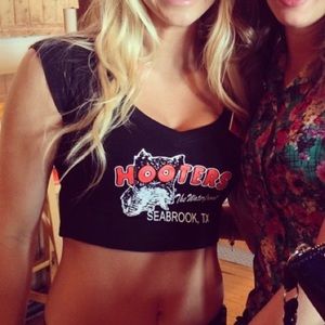 Hooters crop top
